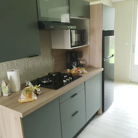 Дом отдыха Huebsches Tiny Mit Waldblick Im
